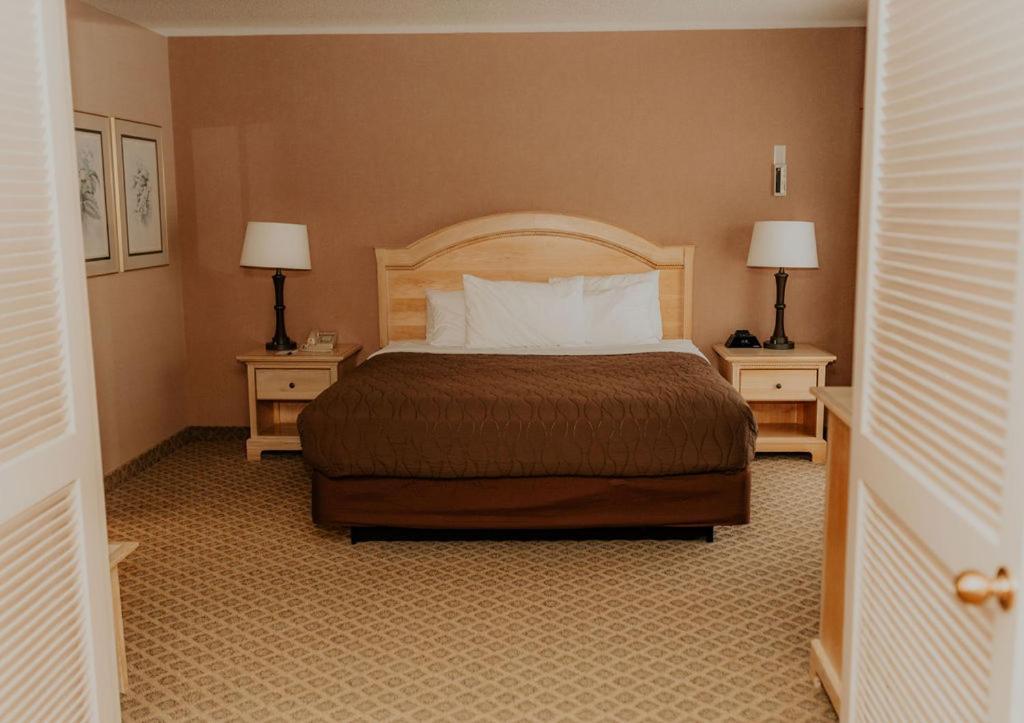 Wallace Inn Extérieur photo